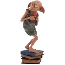 Figura Harry Potter Dobby sobre libros de 15 cm