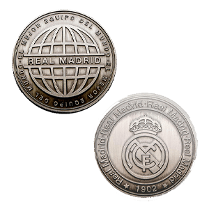 Moneda cromada Real Madrid Edición especial con Escudo e inscripción "El mejor equipo del mundo"