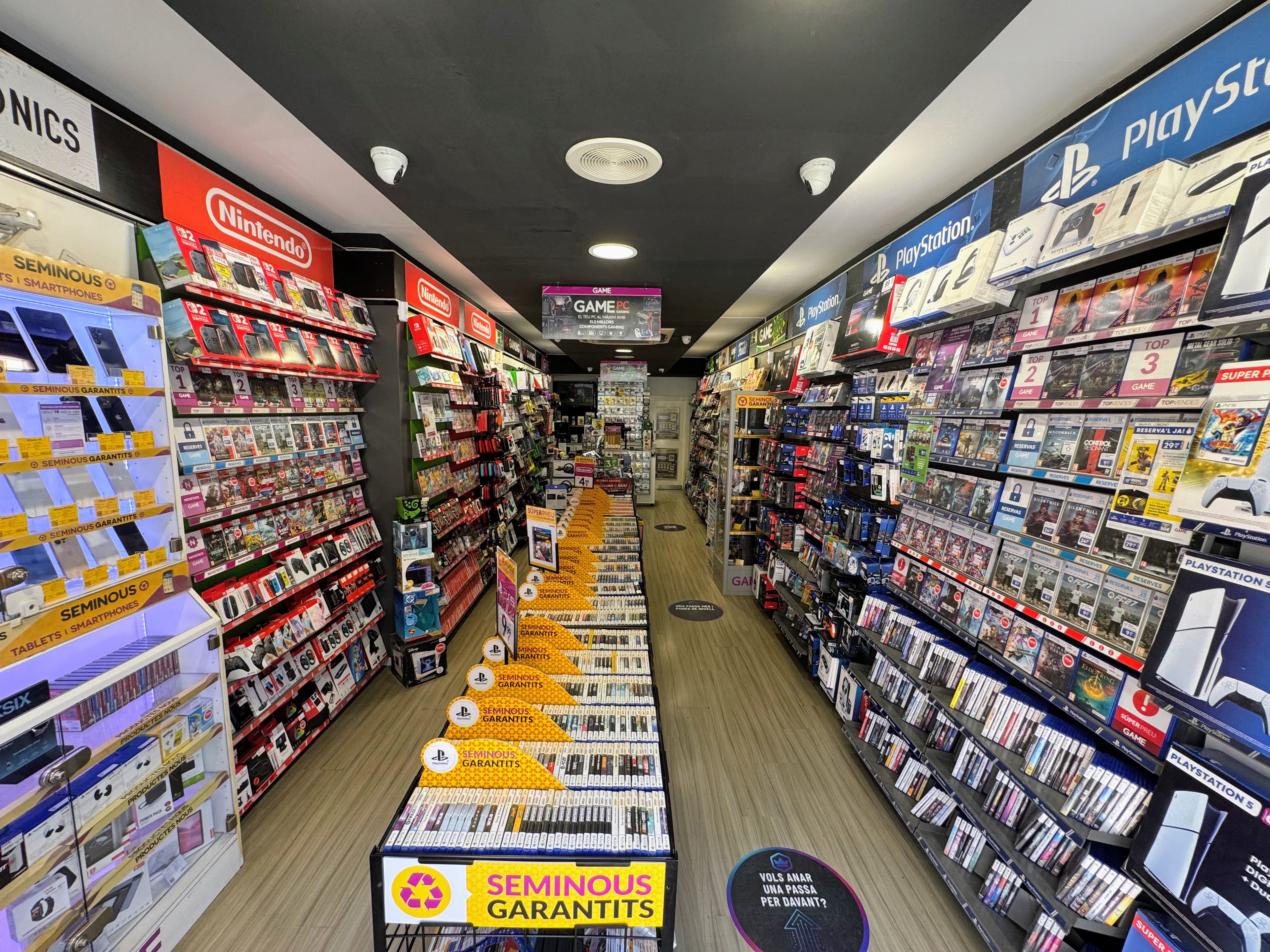 BARCELONA VIC VIC VIDEOJUEGOS 08500 - foto 3