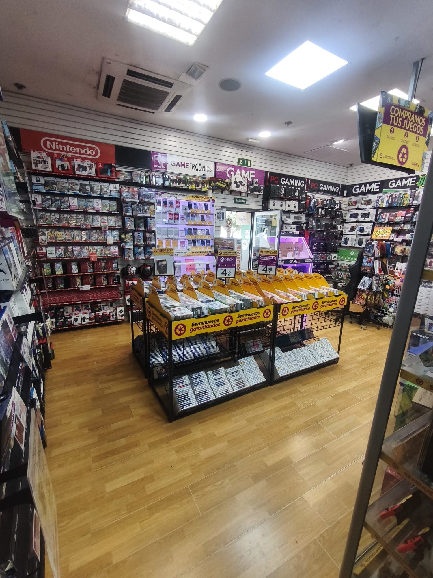 CADIZ AVENIDA ANDALUCIA VIDEOJUEGOS 11008 - foto 5