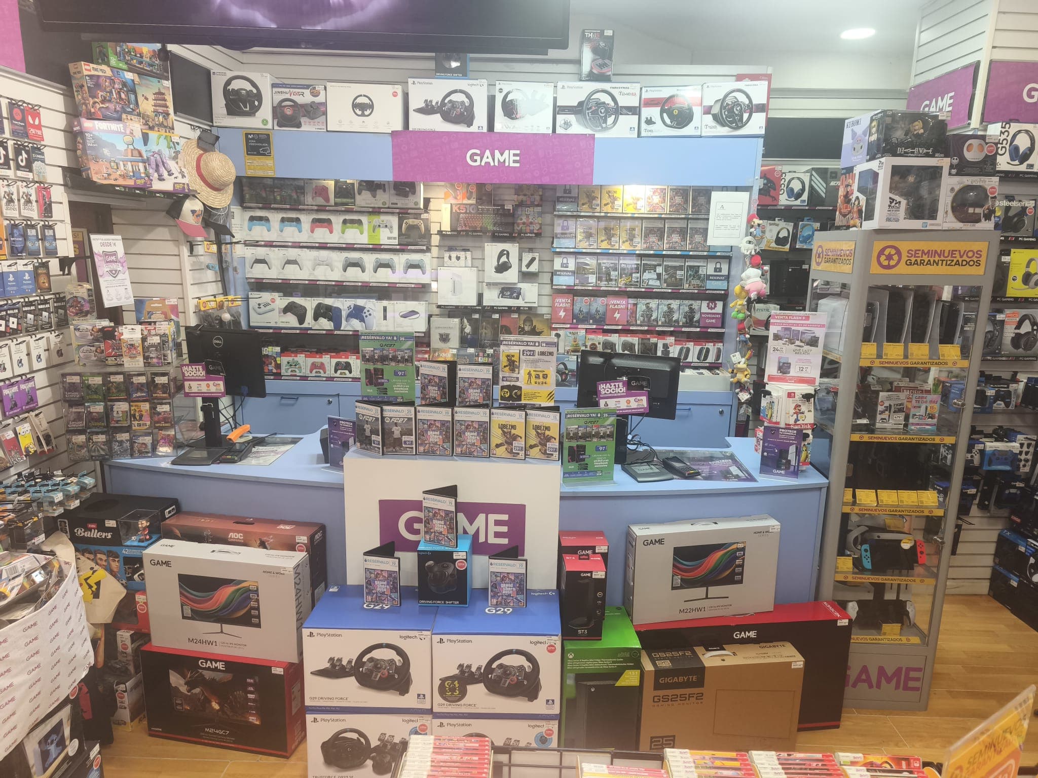 CADIZ AVENIDA ANDALUCIA VIDEOJUEGOS 11008 - foto 7