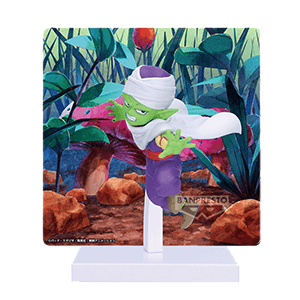 Figura Dragon Ball Daima Piccolo con panel de fondo de 8 cm